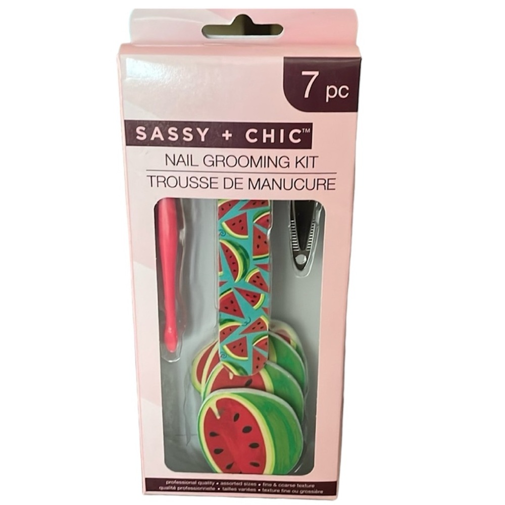 Sassy+Chic nail grooming kit NWT